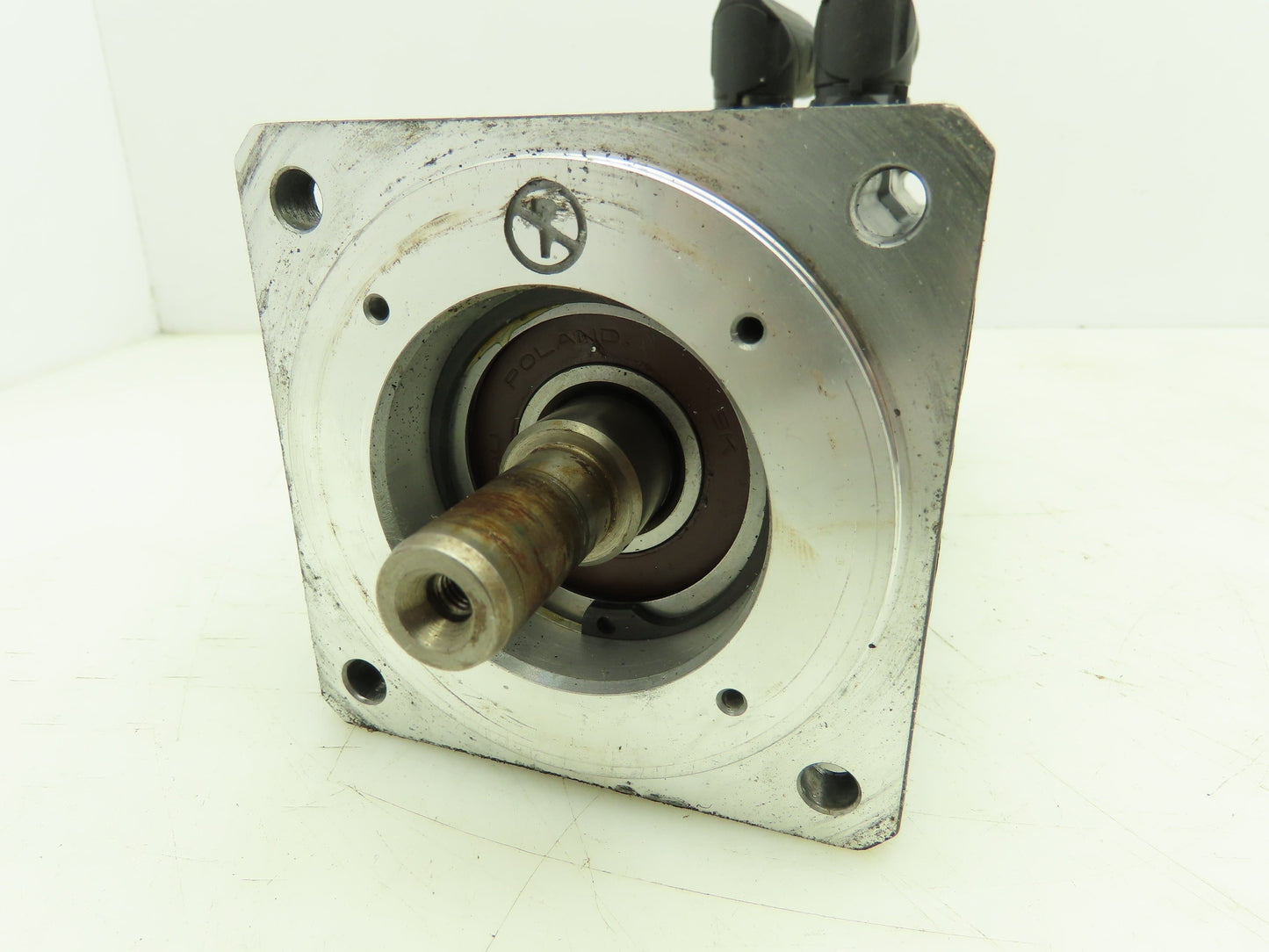 Lenze MCS 09F38LRS0P1 Servo Motor 1.2kw 160V 5A 3.1NM 3750 RPM 24V Brake