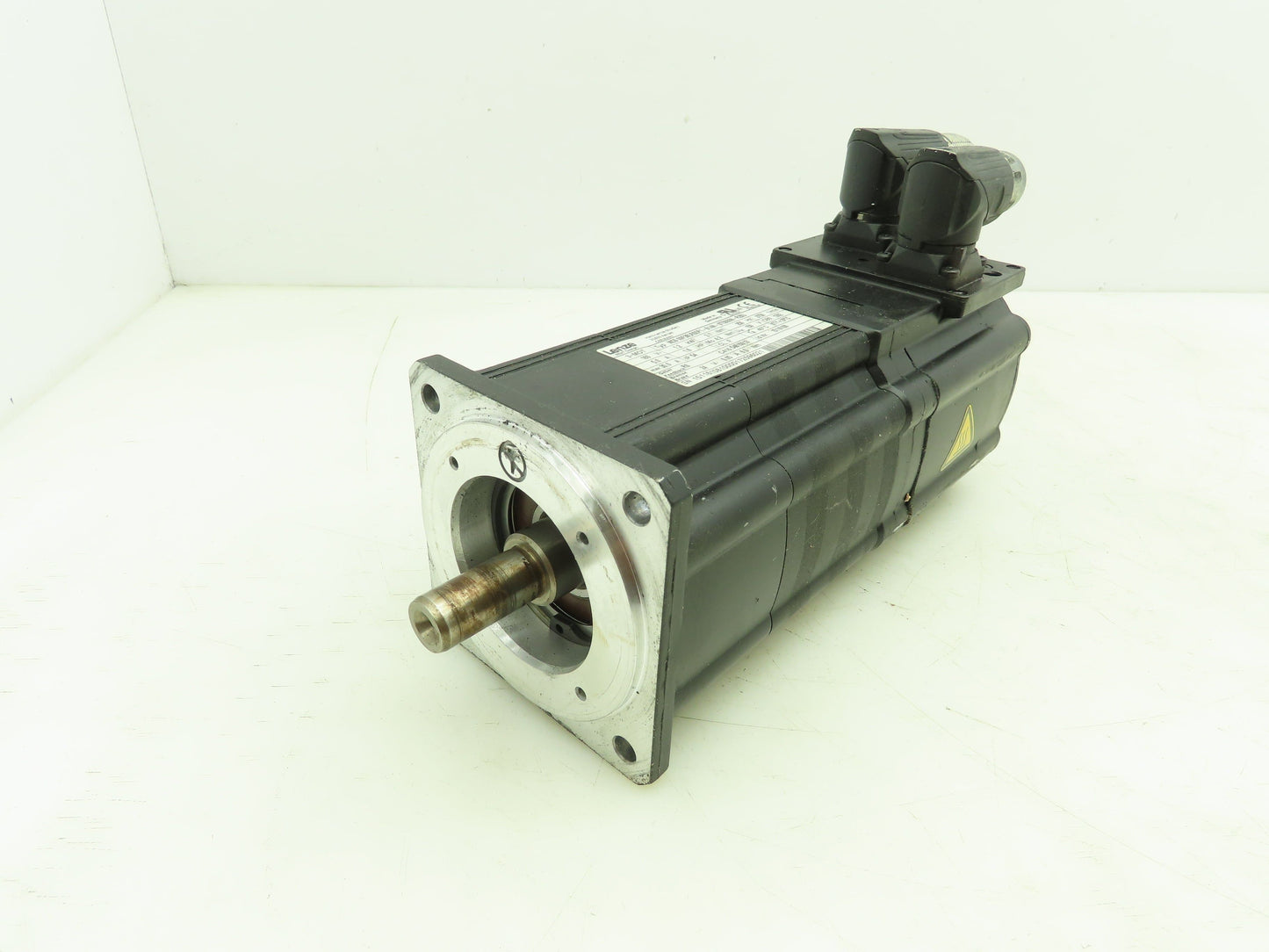 Lenze MCS 09F38LRS0P1 Servo Motor 1.2kw 160V 5A 3.1NM 3750 RPM 24V Brake