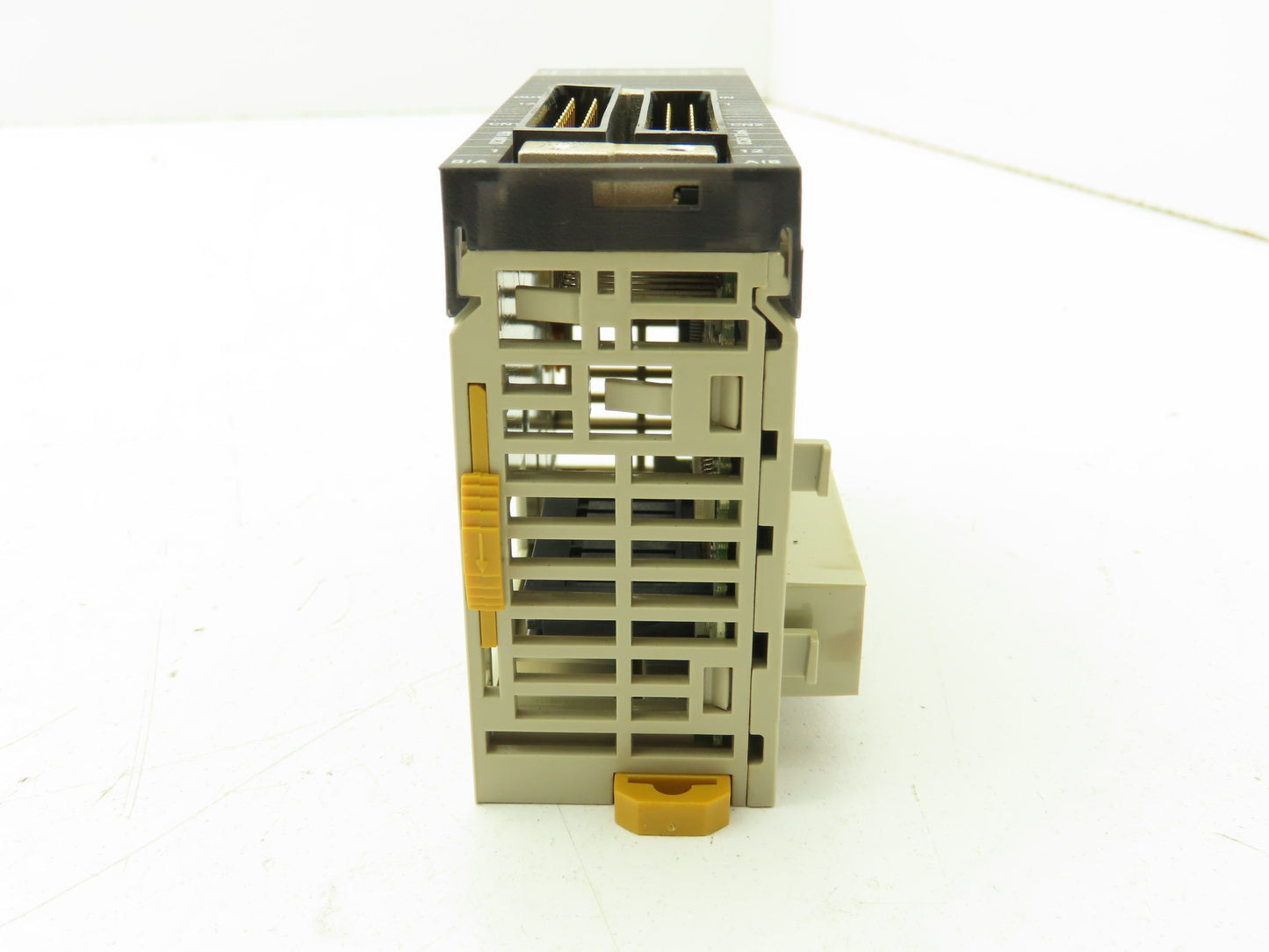 Omron CJ1W-MD231 Digital I/O Module 16-Channel 24VDC