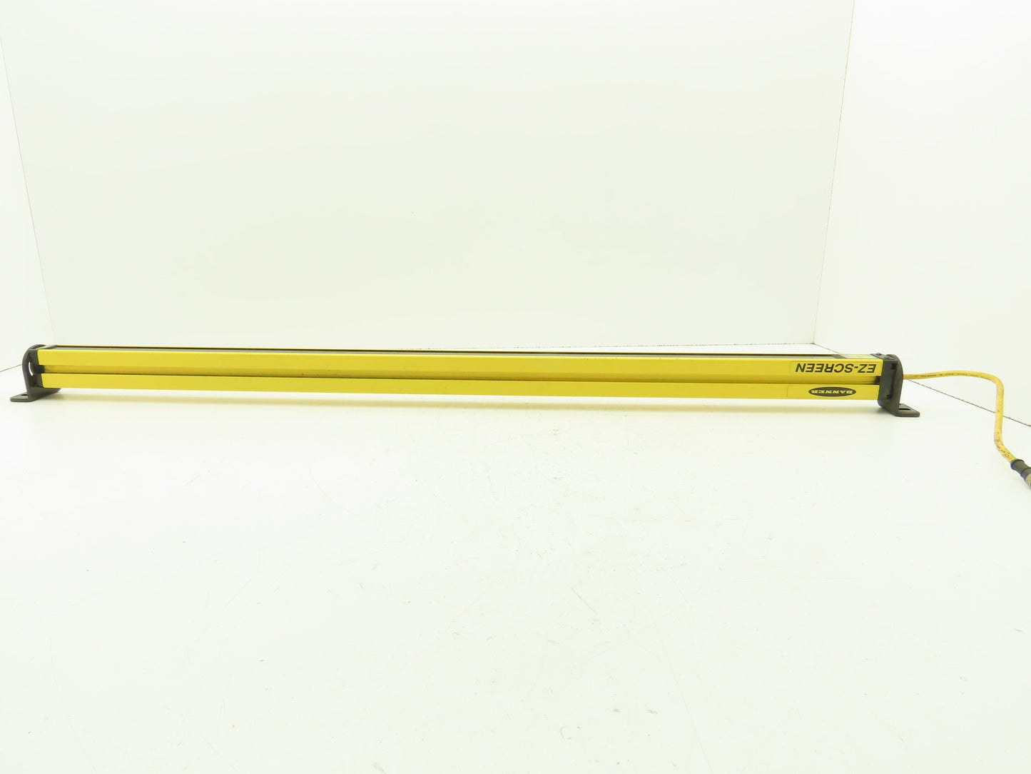 Banner SLSR30-900P8 EZ-SCREEN LP Safety Light Curtain Receiver 24VDC IP65