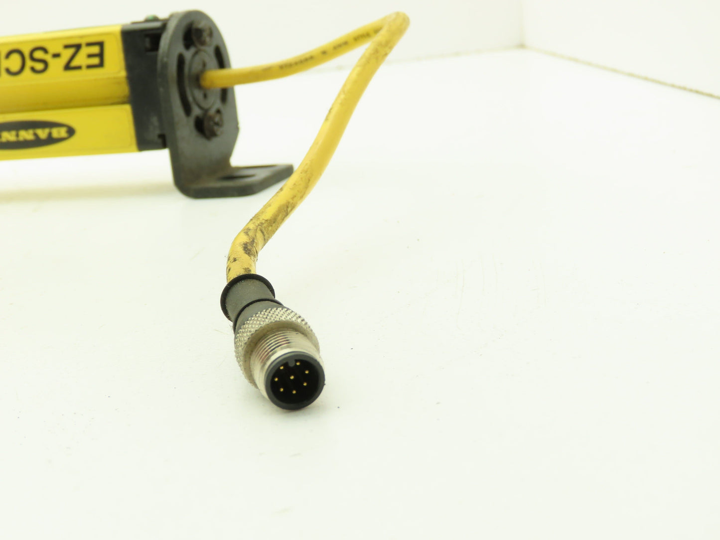 Banner SLSR30-900P8 EZ-SCREEN LP Safety Light Curtain Receiver 24VDC IP65