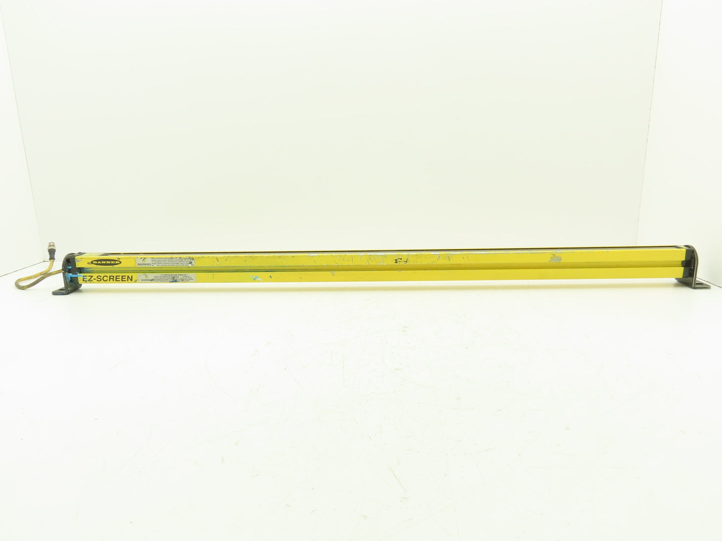 Banner SLSE30-900P8 EZ-SCREEN LP Safety Light Curtain Emitter 24VDC IP65