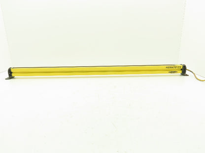 Banner SLSE30-900P8 EZ-SCREEN LP Safety Light Curtain Emitter 24VDC IP65