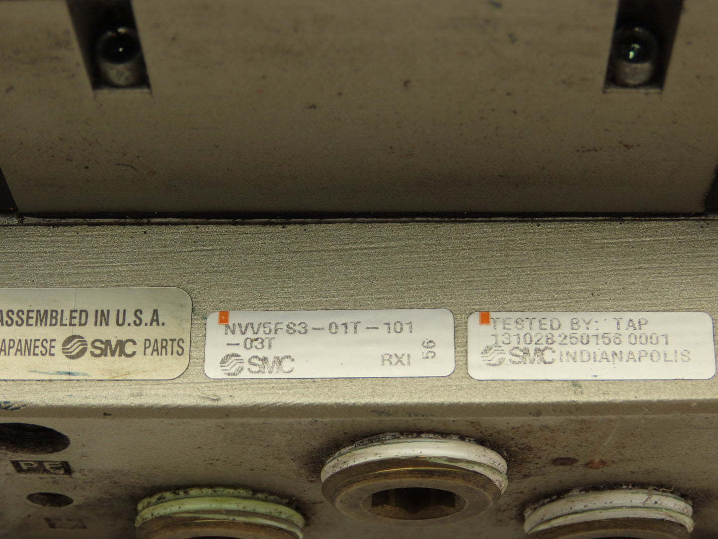 SMC NVV5FS301T-101 NVFS33005FZ Manifold Multi Port Has 5 Solenoid Valves