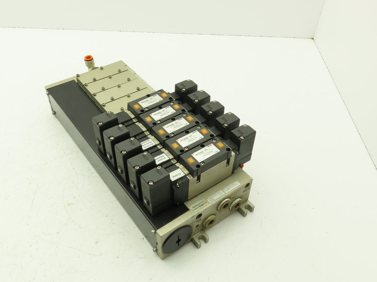 SMC NVV5FS301T-101 NVFS33005FZ Manifold Multi Port Has 5 Solenoid Valves