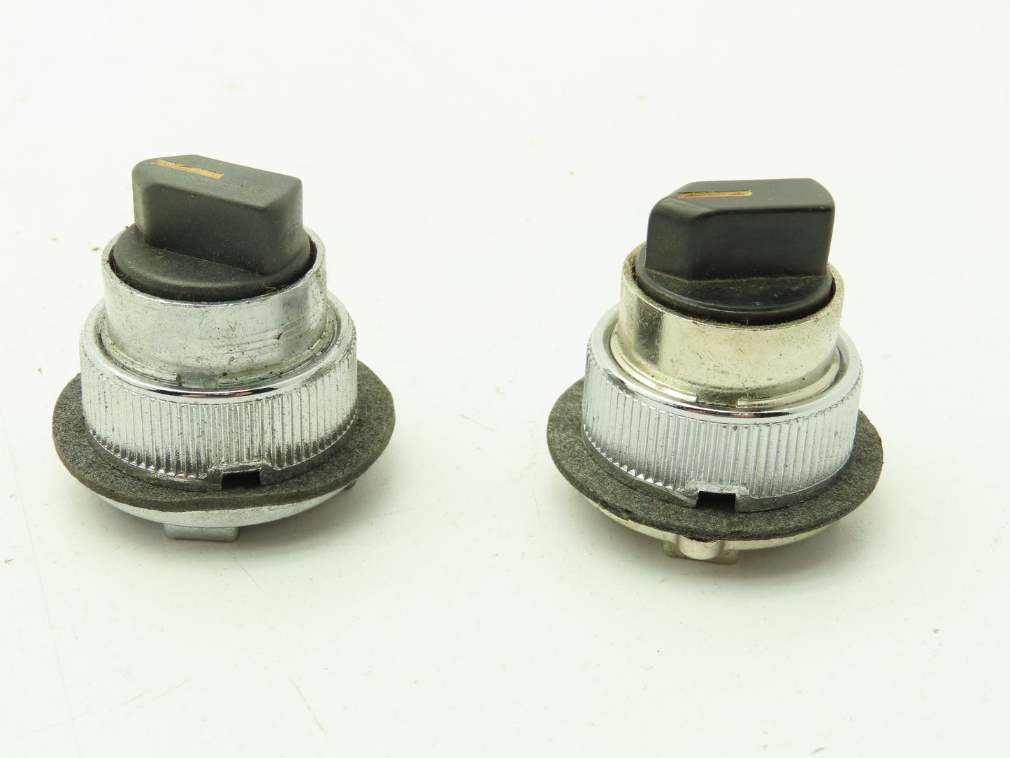 Homewood Products OT1S1 Selector Switch 2 Position Black Lot Of 4