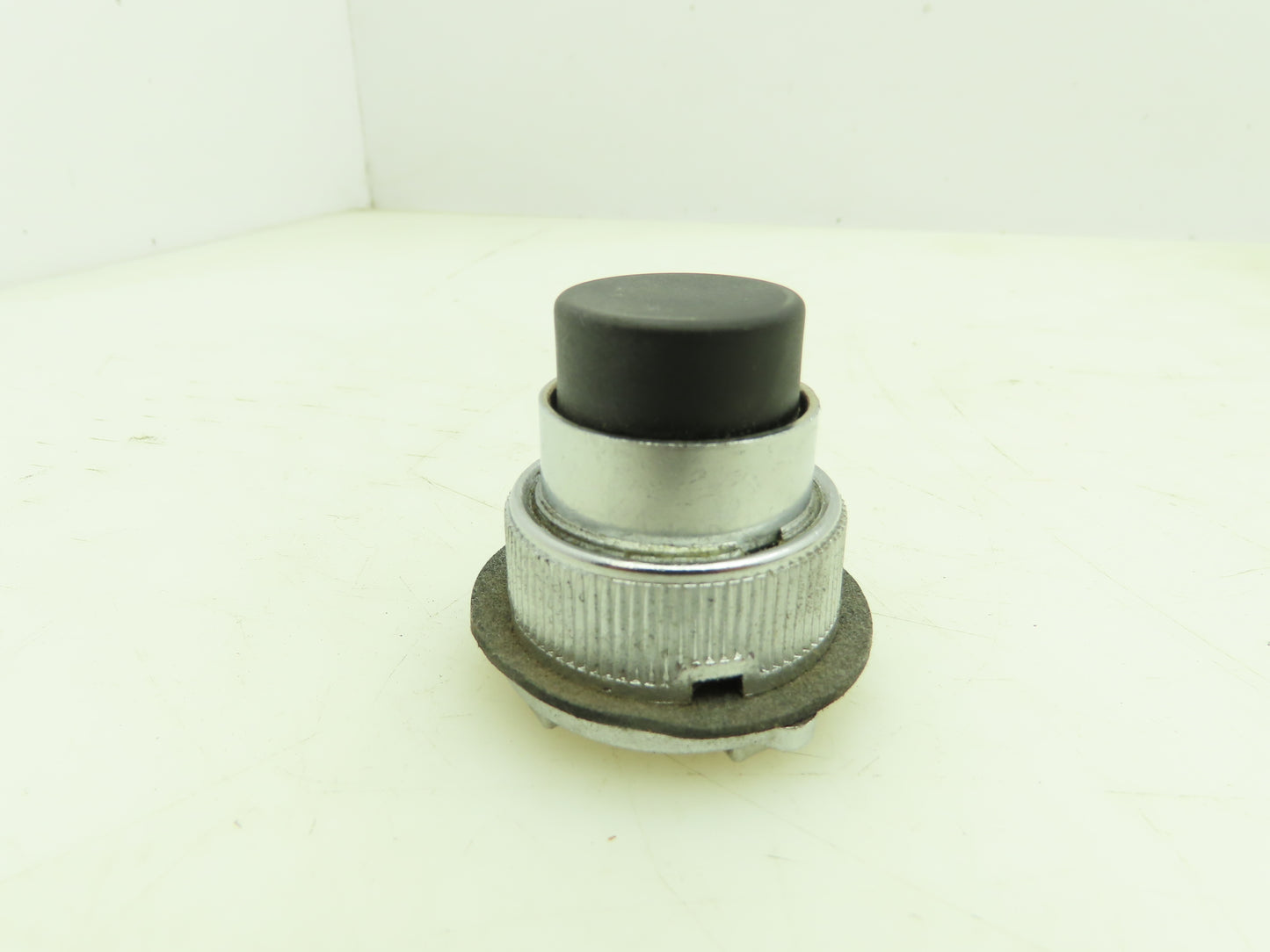 Homewood Products OT1C1 Pushbutton Operator No Shroud 30MM Black Lot Of 3