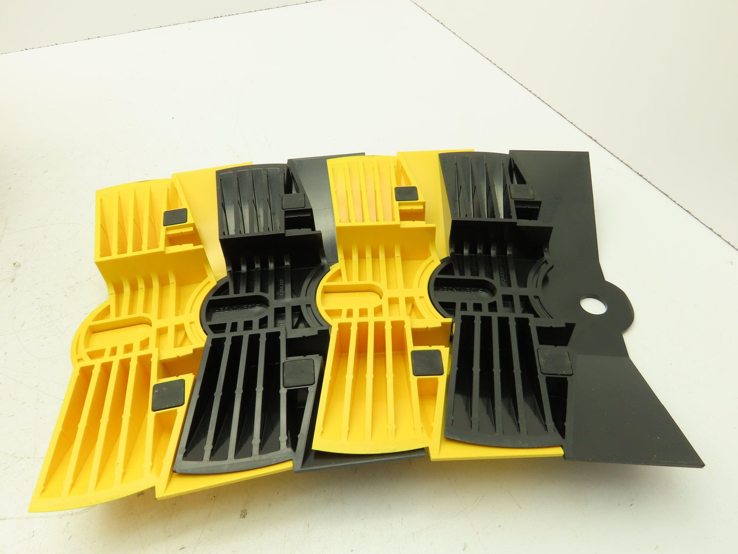 Ultratech 1831 Ultra-Sidewinder 1' Cable Protector Medium Extension ABS Lot of 5