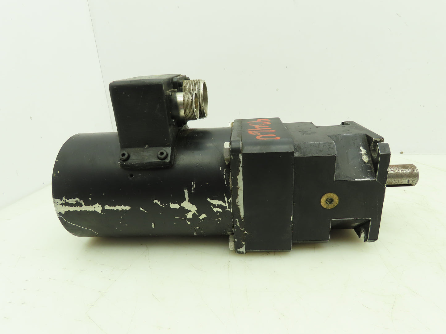 Indramat MAC063A-0-RS-2-C/095-B-0/S001 Servo Motor Gearmotor 10:1 Gearhead