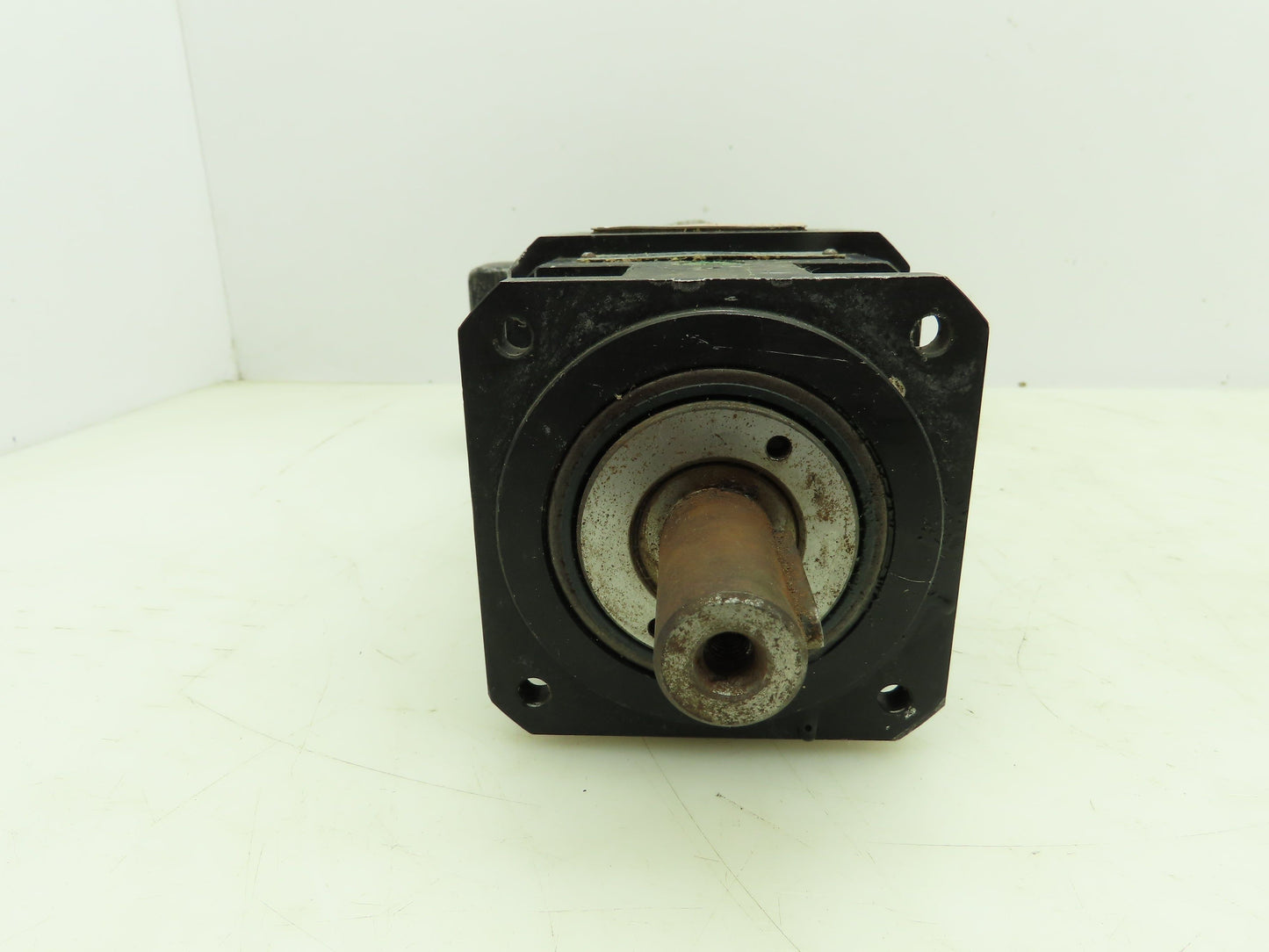 Indramat MAC063D-0-JS-2-C/095-B-0/S001 Servo Motor Gearmotor 10:1 Gearhead