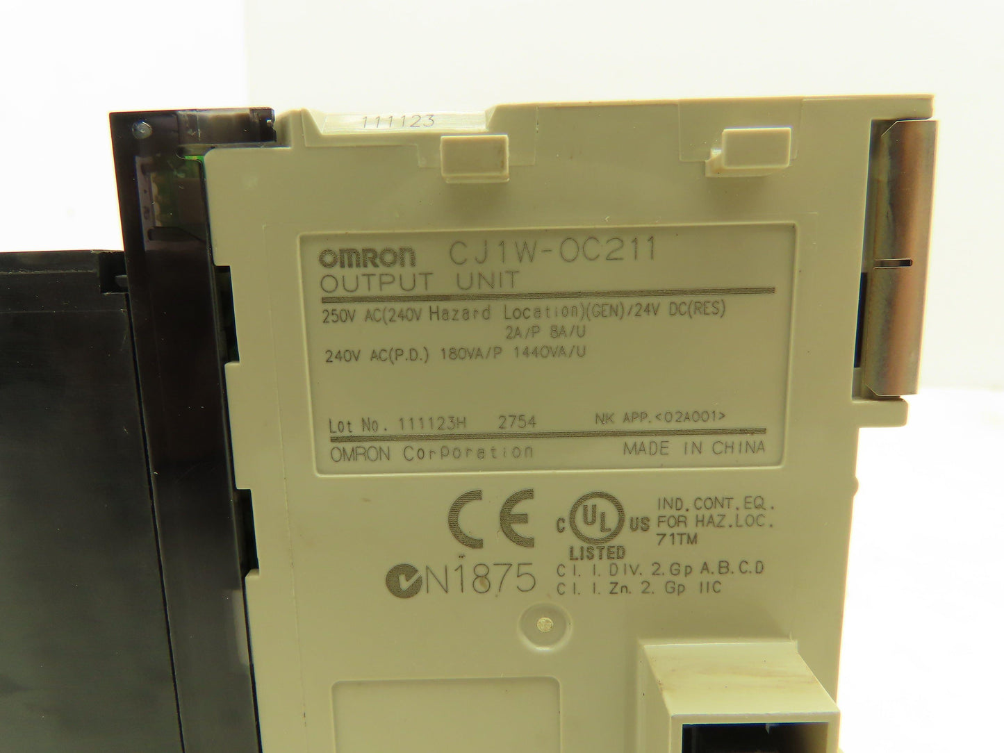 Omron CJ1W-OC211 Output Module Unit 2Amp 250VAC 24VDC