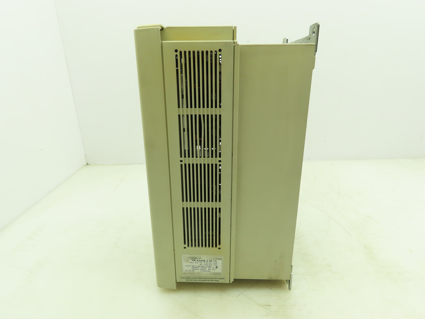 Mitsubishi FR-A240E-2.2K-UL Freqrol-A200 Inverter AC Drive 3Hp 460V 3PH VFD