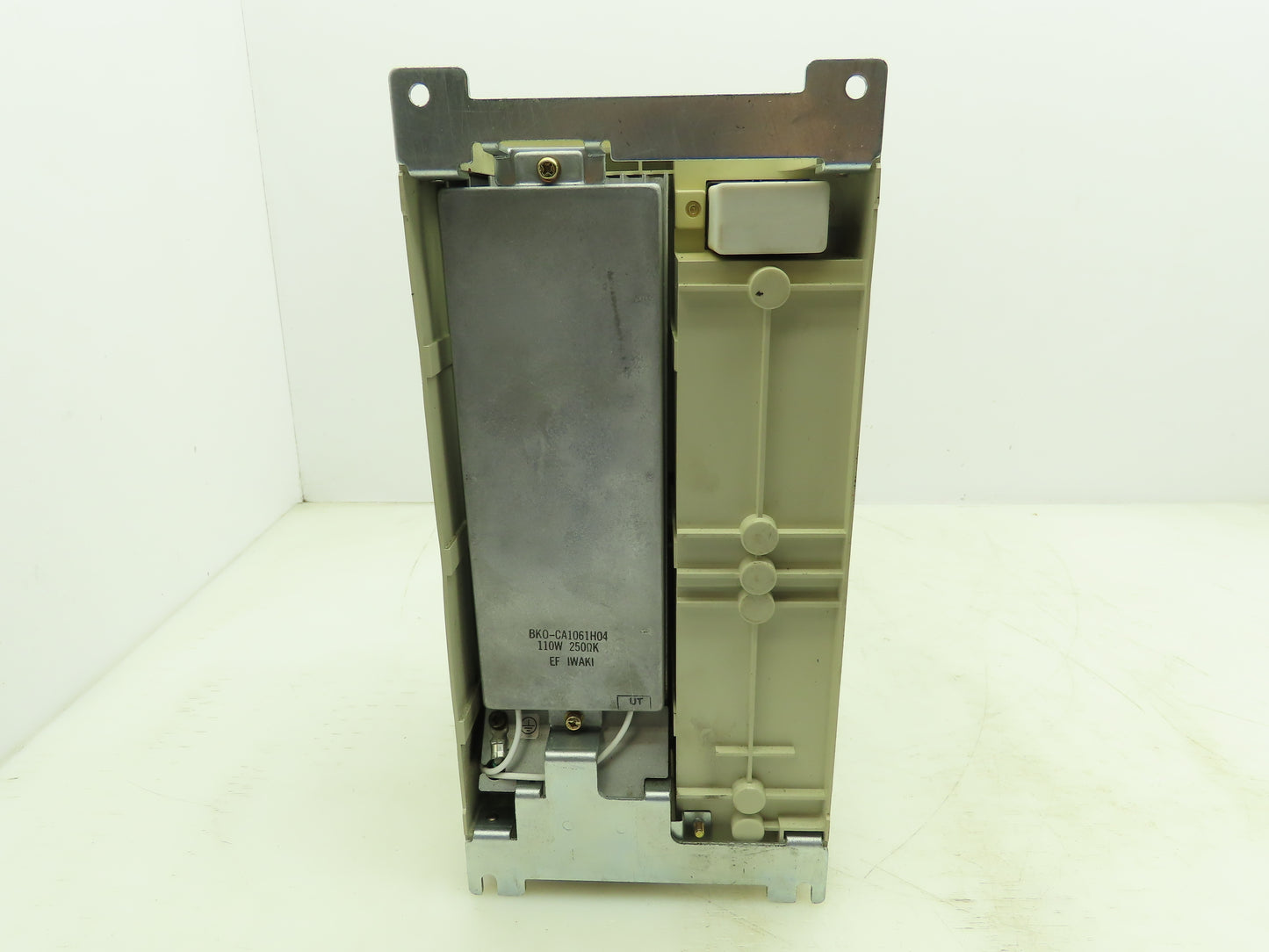 Mitsubishi FR-A240E-2.2K-UL Freqrol-A200 Inverter AC Drive 3Hp 460V 3PH VFD