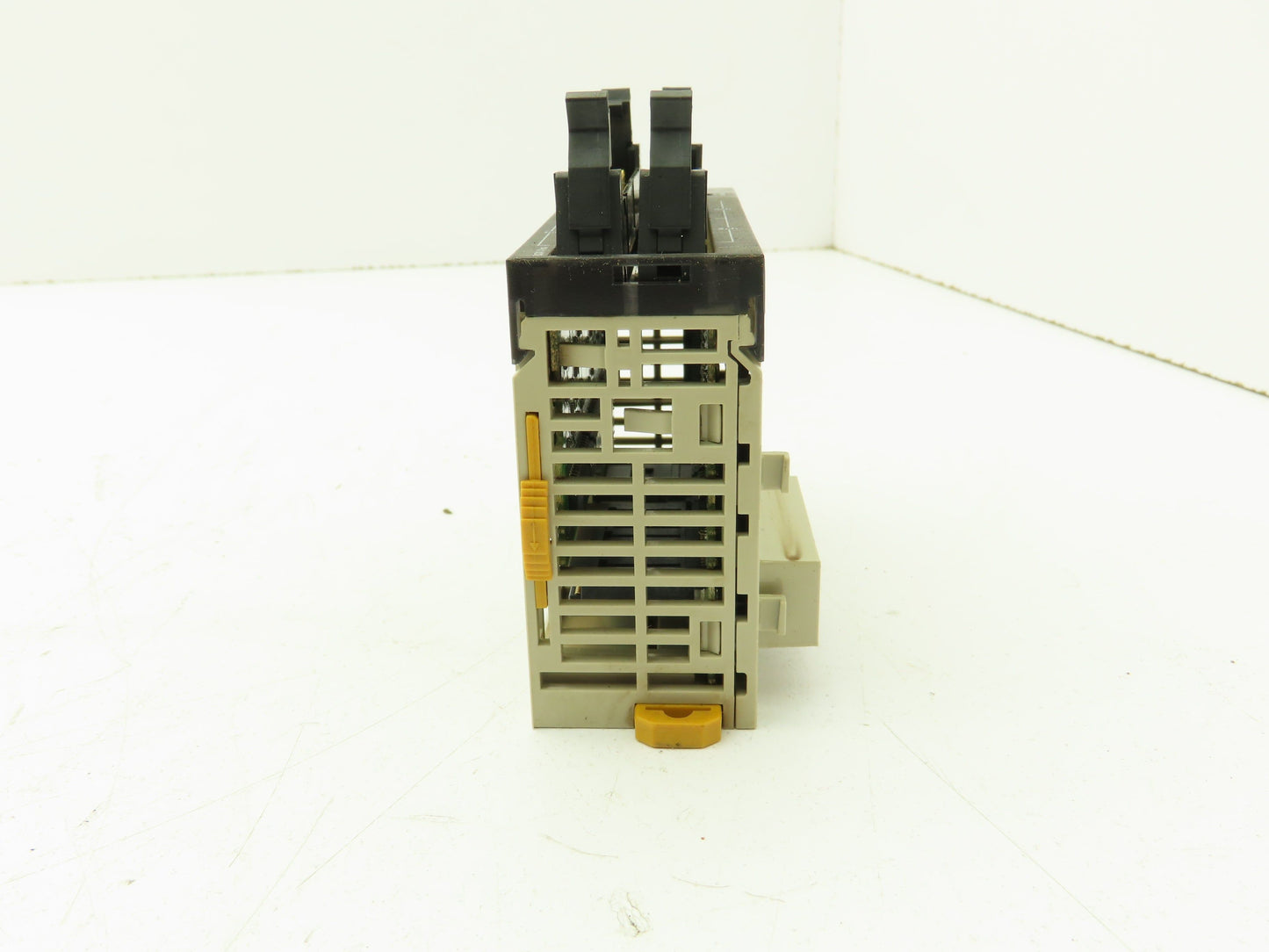 Omron CJ1W-ID262 Input Module 64 Inputs 16 Points 1 Common 24VDC 4.1mA