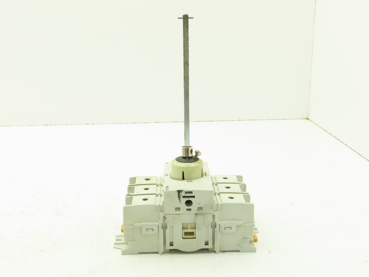 Eaton R9C3030U Rotary Disconnect Switch Non fusible 30A 600VAC 3Ph J Class