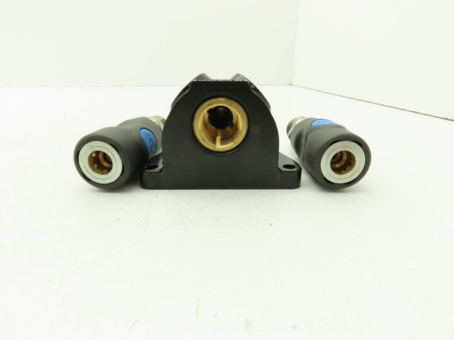 Prevost ISI 068203WK Compressed Air Manifold 1/2" FNPT Coupler Drain 1/4"