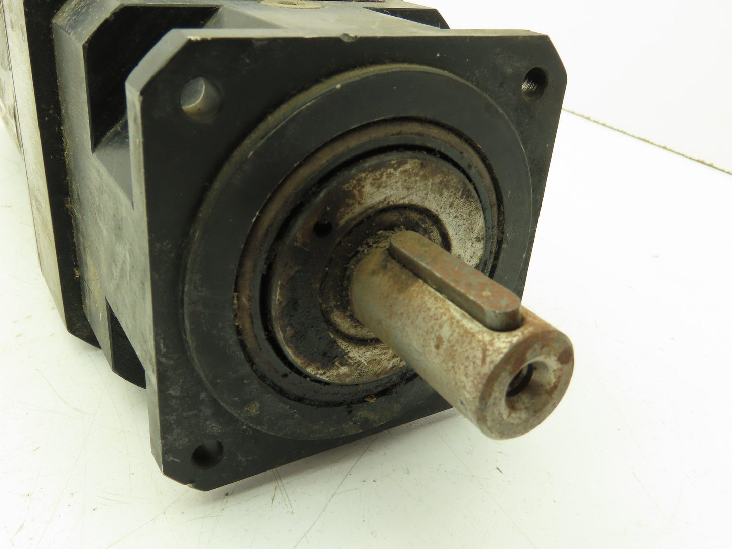 Indramat MAC063D-0-JS-2-C Permanent Magnet Motor 2.7Nm 350RPM Gear Reducer 10:1