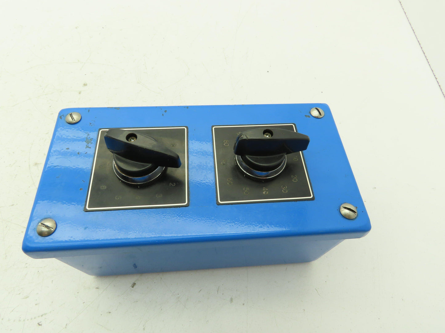 Austin Enclosures /Idec K-3989 Switch Control Station 8"H 4"W 4"D