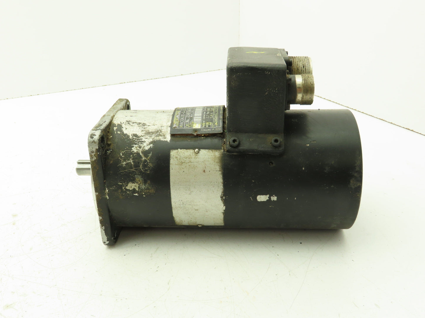 Indramat MAC063D-0-JS-2-C/095-B-0/S001 Permanent Magnet Servo Motor 3500RPM