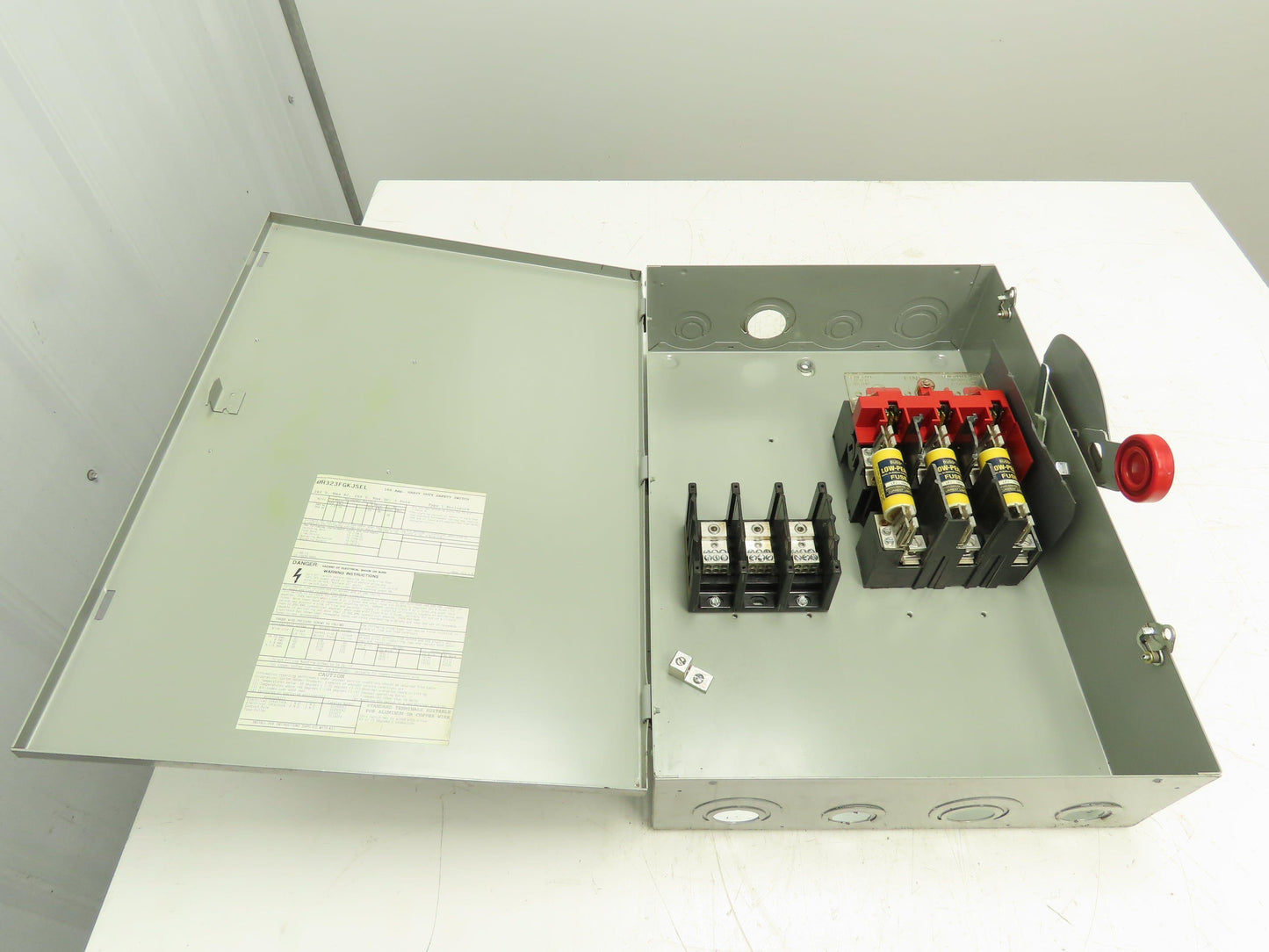 Eaton Cutler DH323FGKJSEL Fusible Disconnect Safety Switch 100A 240V 3Ph
