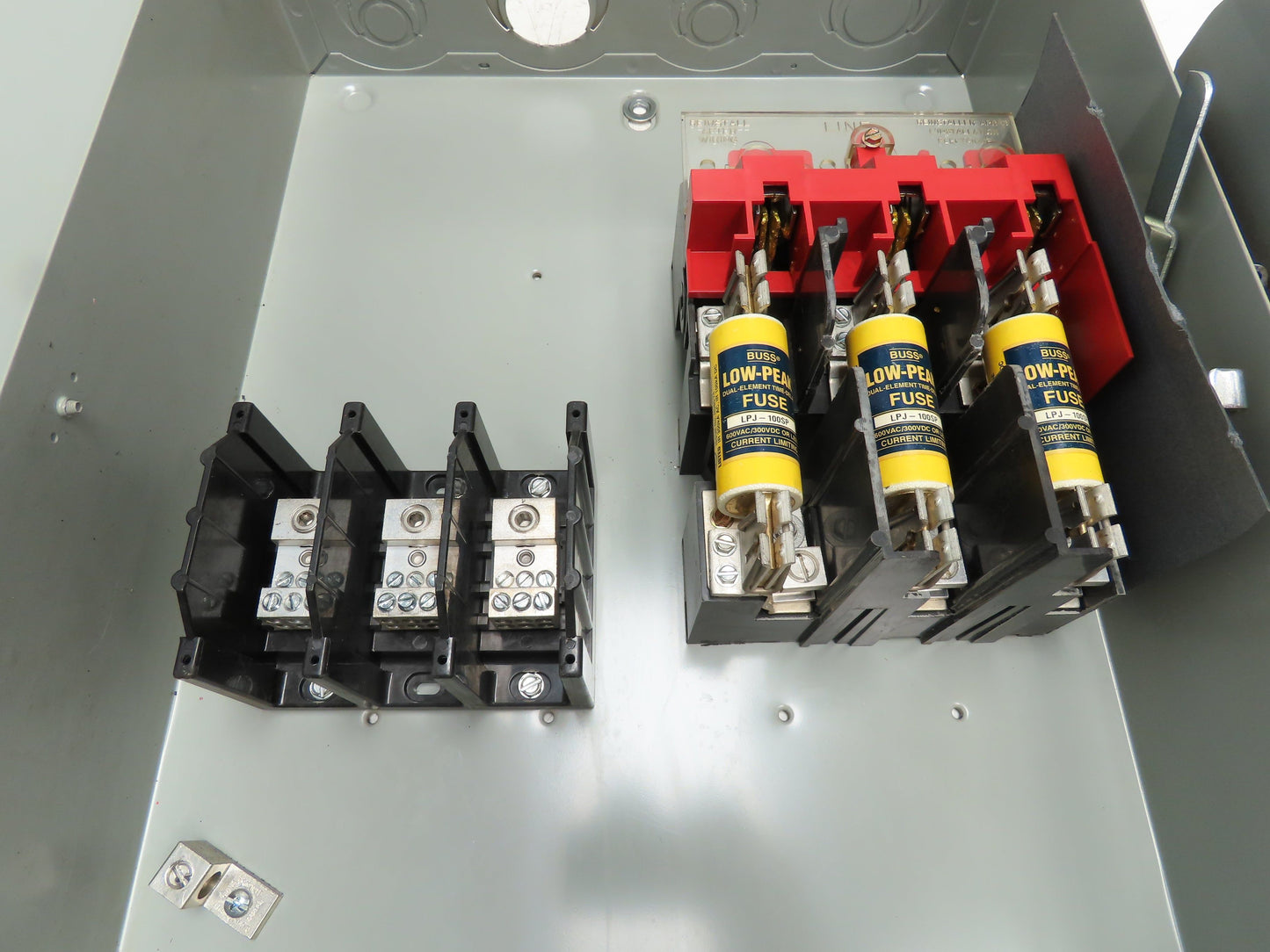 Eaton Cutler DH323FGKJSEL Fusible Disconnect Safety Switch 100A 240V 3Ph