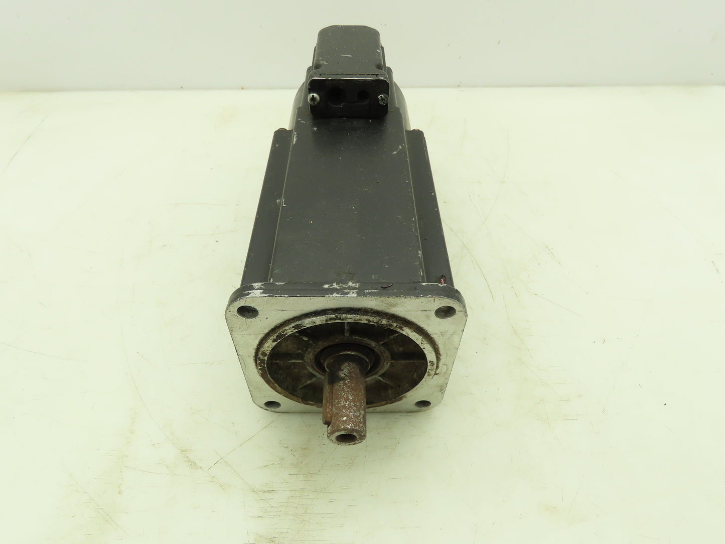 Indramat MKD071B-061-GP0 Permanent Magnet Motor Servo 8Nm 6000RPM Rexroth