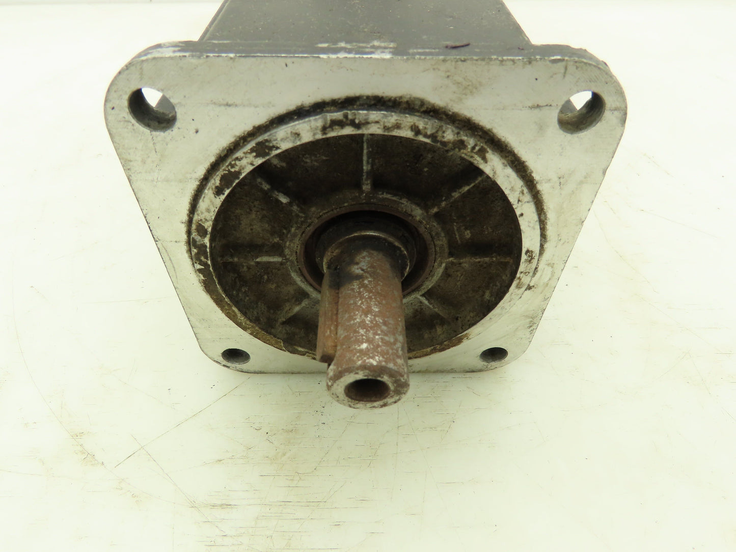 Indramat MKD071B-061-GP0 Permanent Magnet Motor Servo 8Nm 6000RPM Rexroth