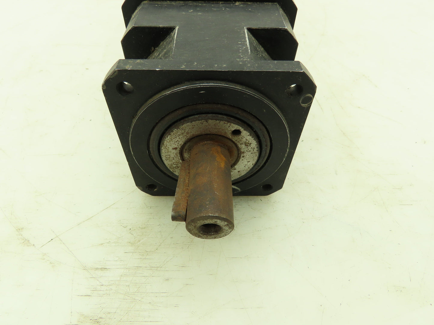 Indramat MAC063D-0-JS-2-C/095-B-0/S001 Permanent Magnet Motor Servo 10:1 Gearbox