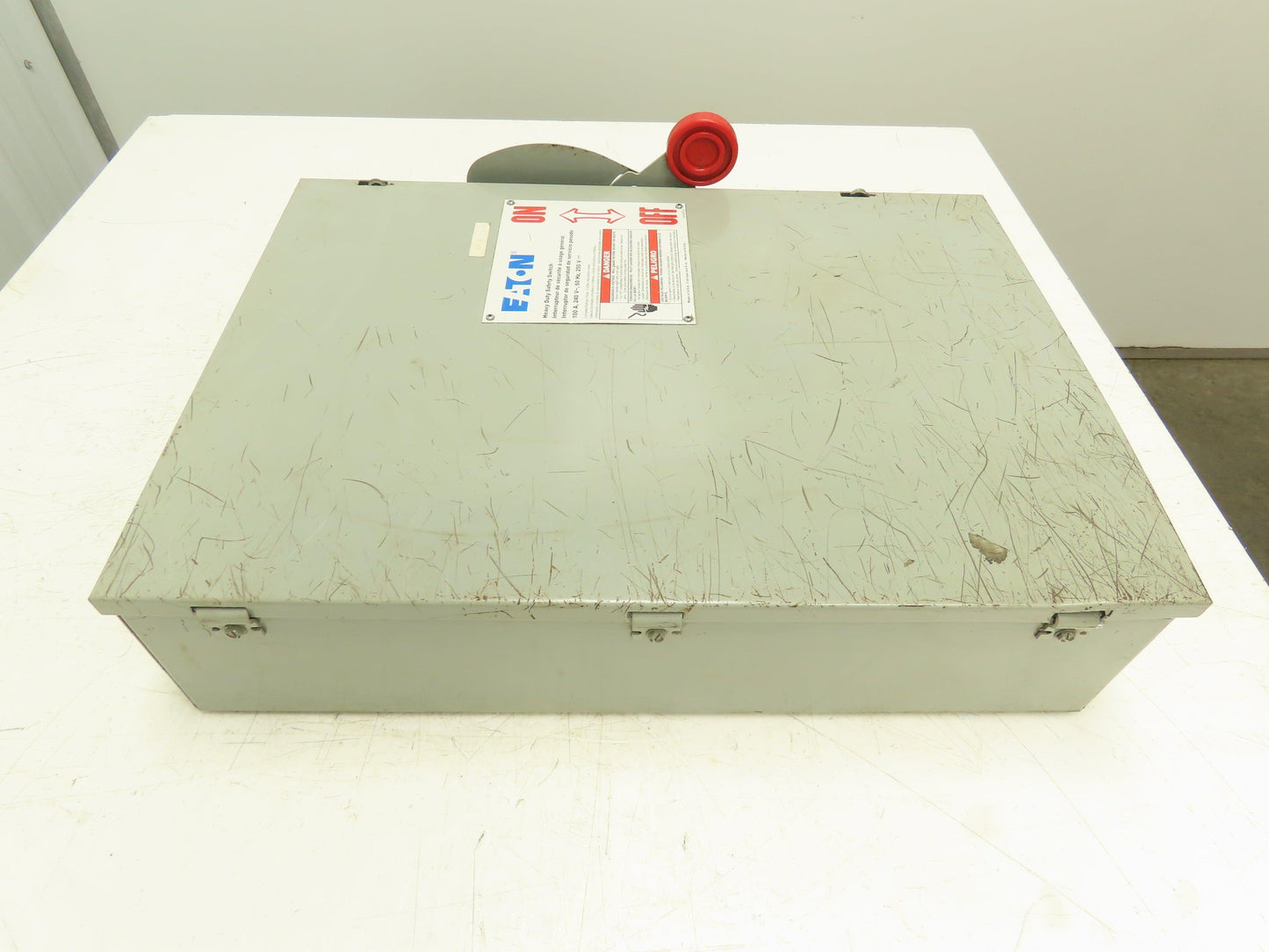 Eaton Cutler DH323FGKJSEL Fusible Disconnect Safety Switch 100A 3 Pole 240V