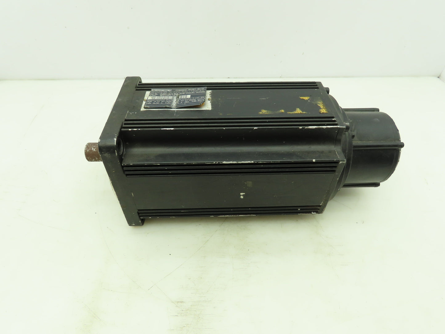 Indramat MDD093B-N-020-N2L-130PA0 Permanent Magnet Motor Heidenhain Encoder