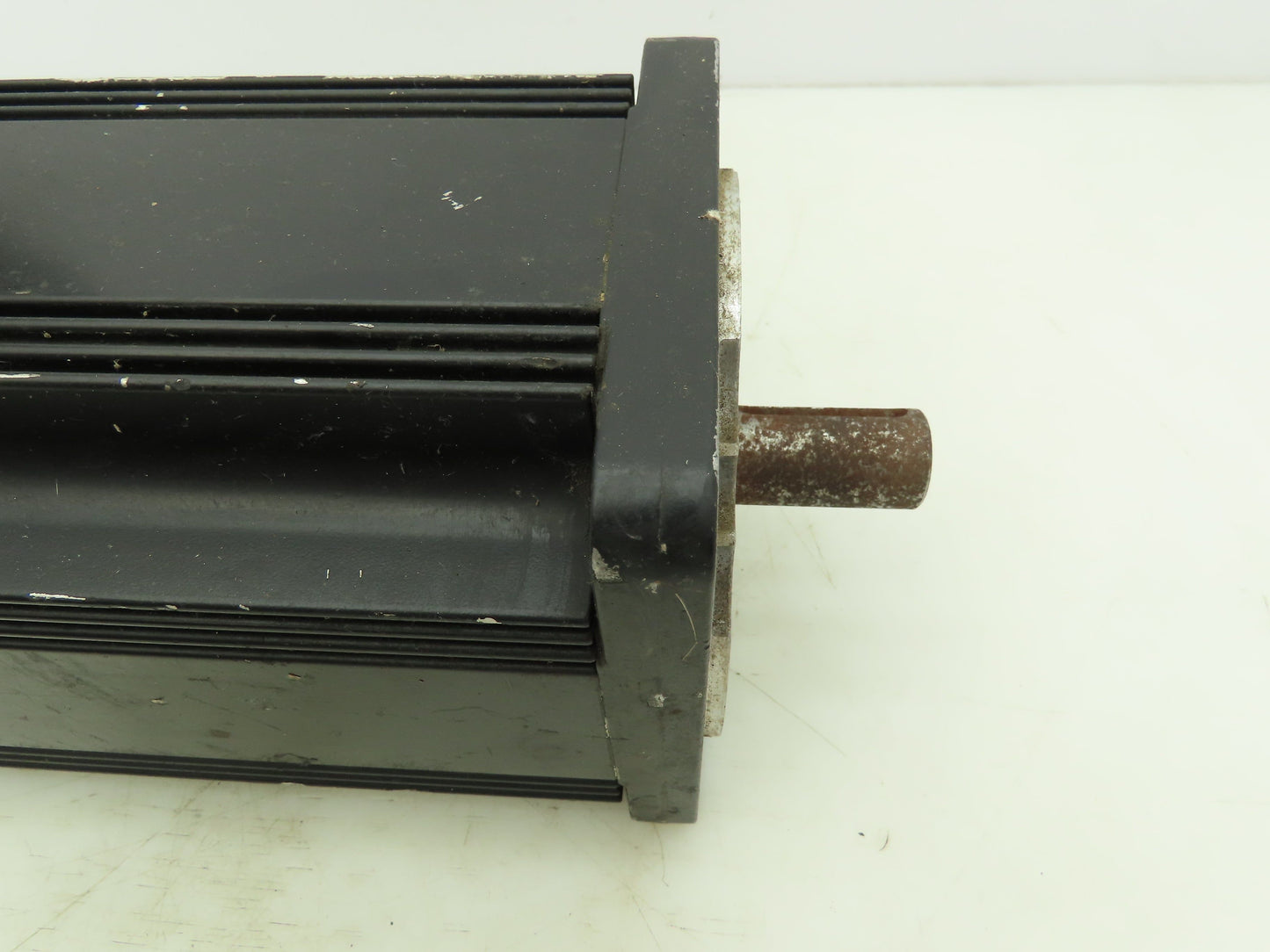 Indramat MDD093B-N-020-N2L-130PA0 Permanent Magnet Motor Heidenhain Encoder
