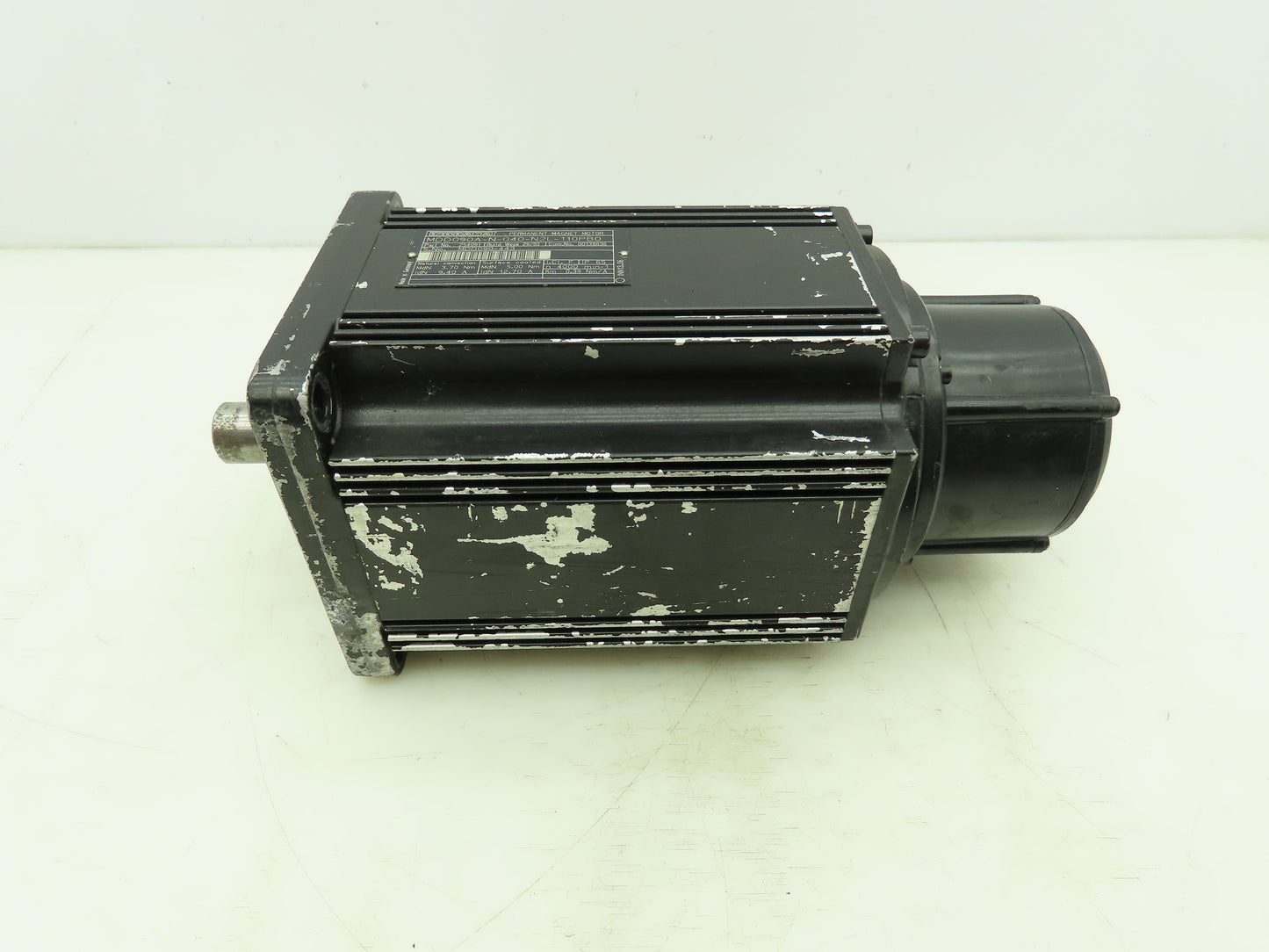 Indramat MDD090A-N-040-N2L-110PB0 Permanent Magnet Motor Servo Heidenhain