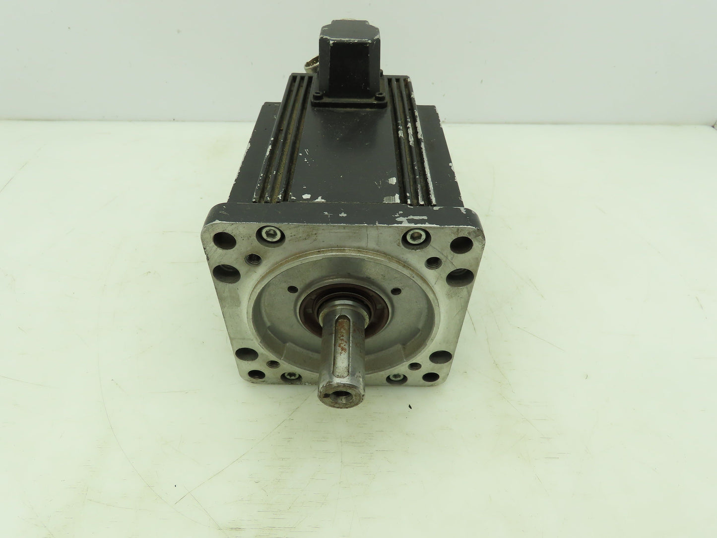 Indramat MDD090A-N-040-N2L-110PB0 Permanent Magnet Motor Servo Heidenhain