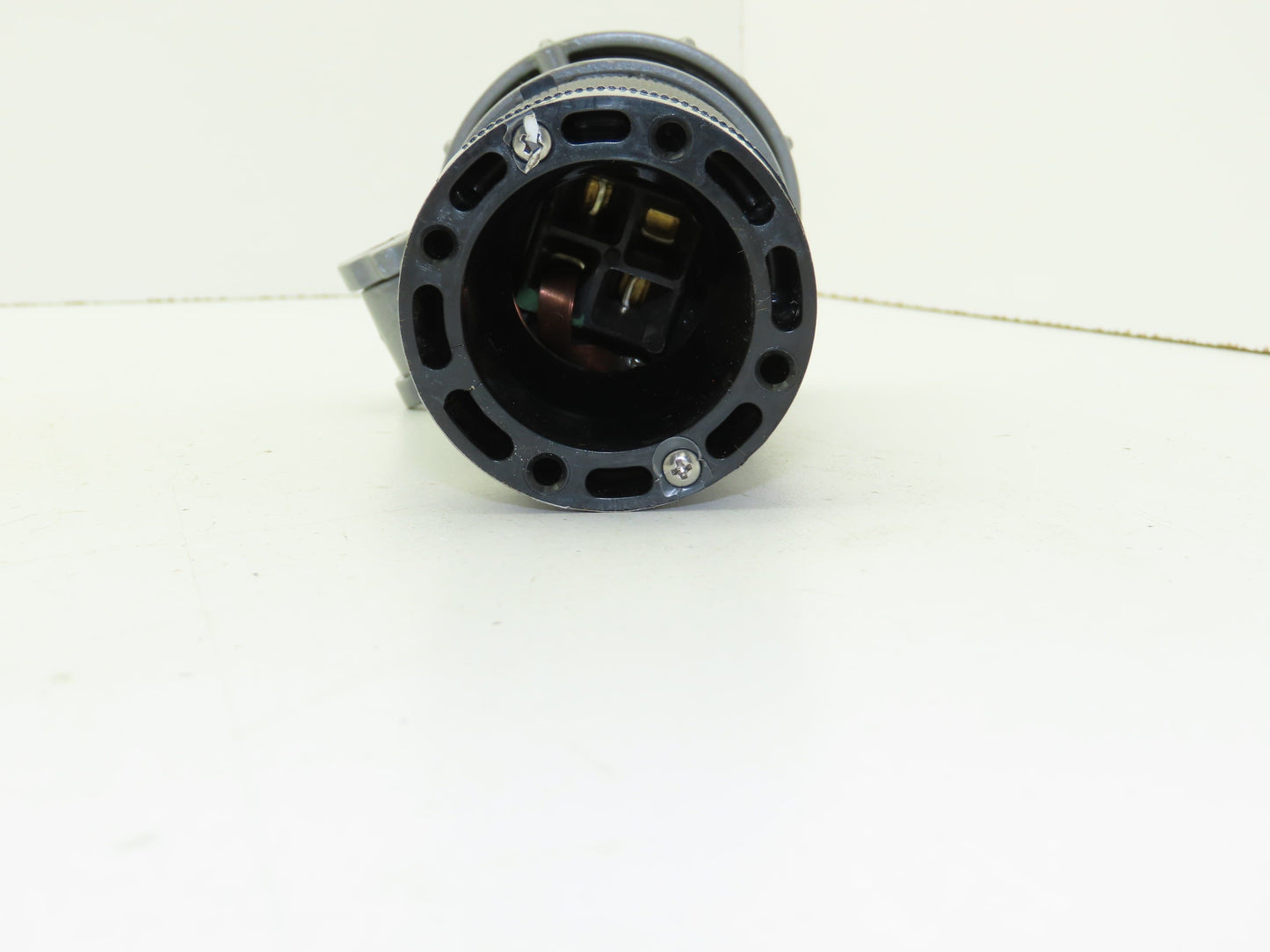 Hubbell HBL430CS2W HBL Insulgrip Pin Sleeve Receptacle 3P 4W 30A Plug 600VAC