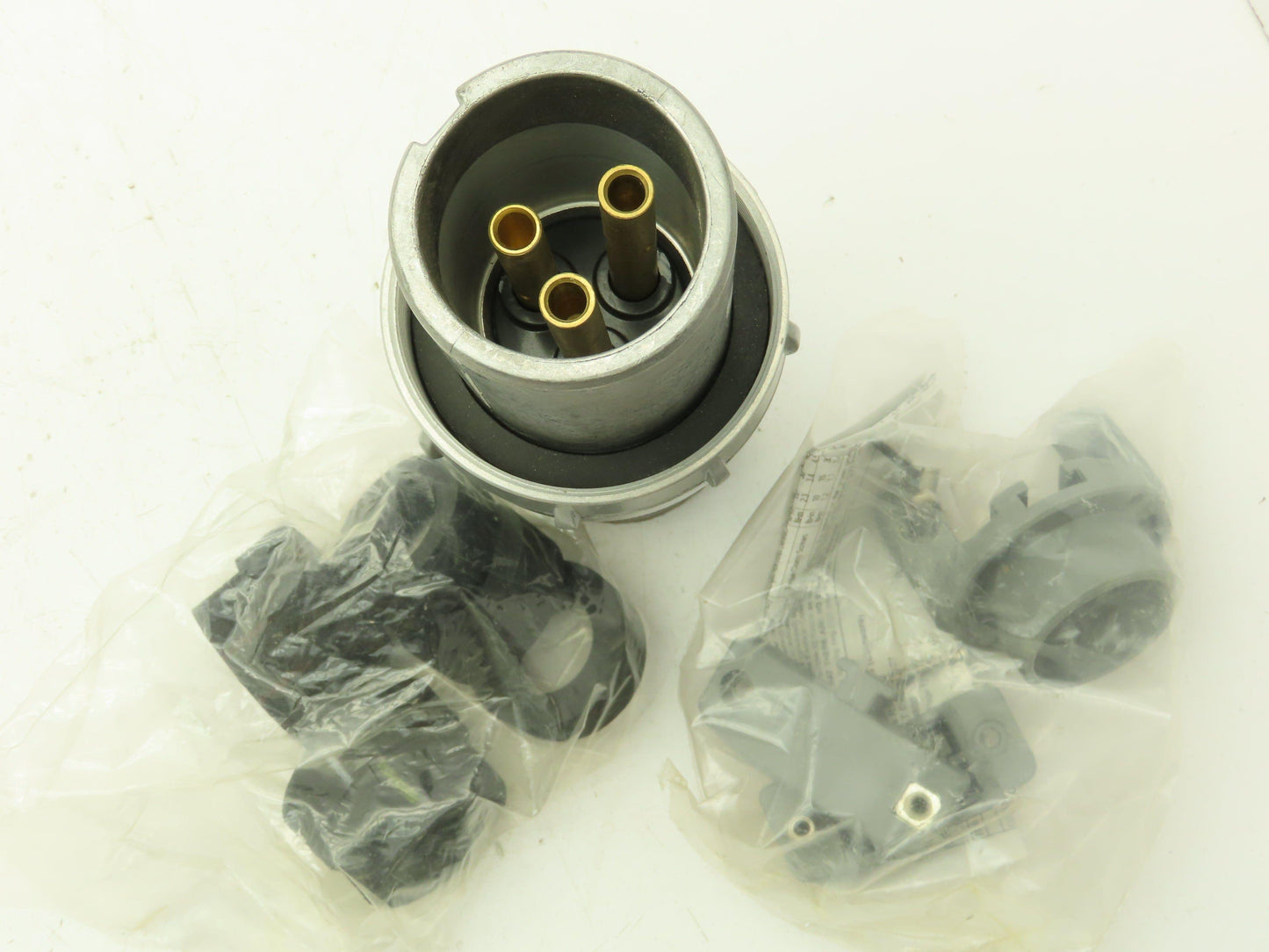 Hubbell HBL360PS2W Pin Sleeve Male Plug 2P3W 600V 60 Amp 2 Pole 3 Wire