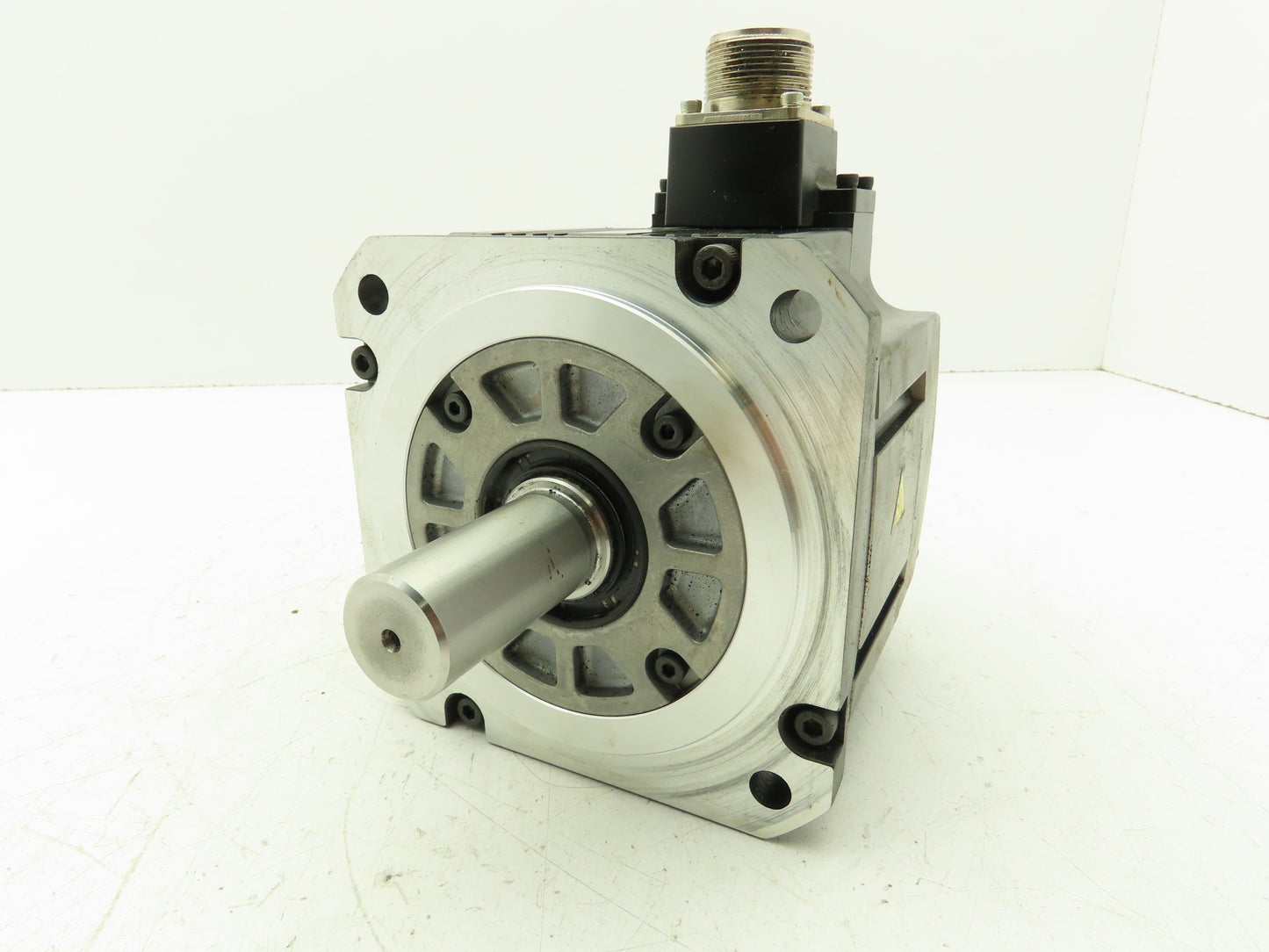 Mitsubishi HF104S AC Servo Motor 1kW 3000 RPM A48 Encoder 125V 5.3A 3PH