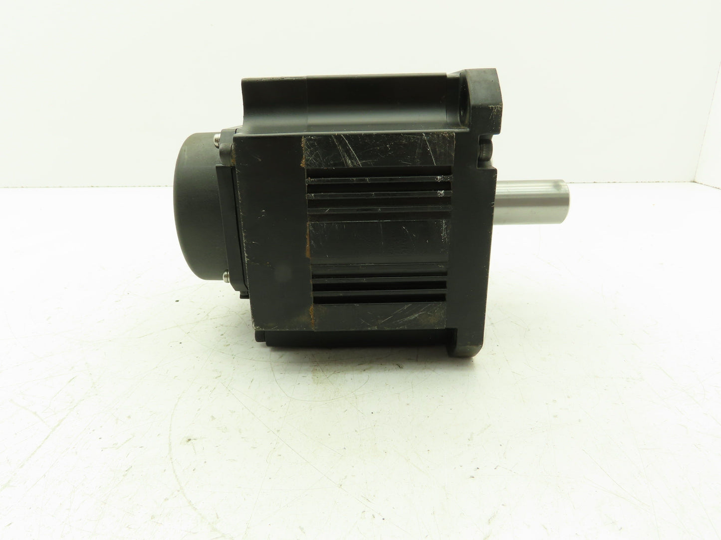 Mitsubishi HF104S AC Servo Motor 1kW 3000 RPM A48 Encoder 125V 5.3A 3PH
