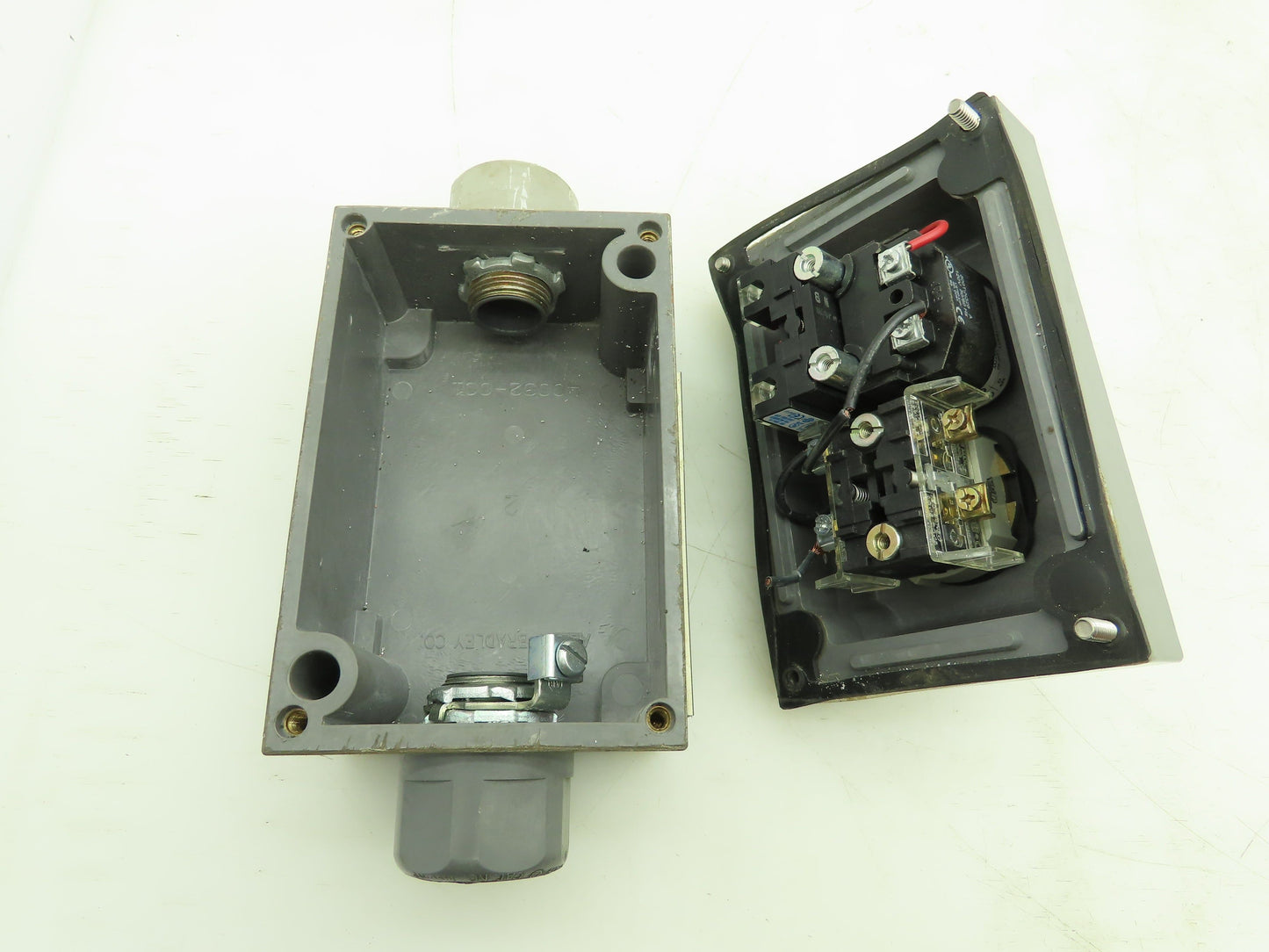 Allen Bradley 800R-2HW4R Pushbutton Control Station 4X Haz Loc Sealed Enclosure