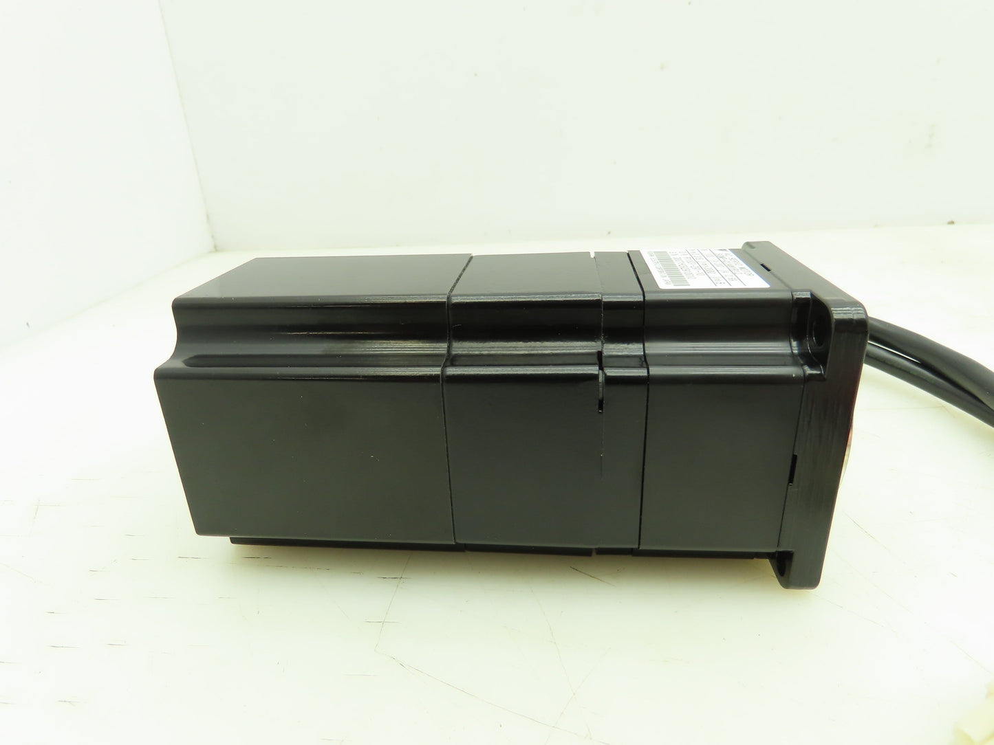 Yaskawa SGMP-01AWYR12 Motoman AC Servo Brake Motor 200V 100W 3000 RPM