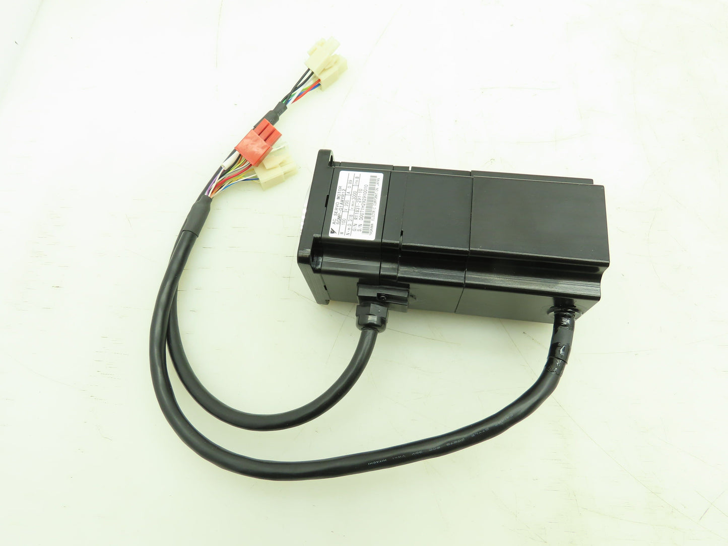 Yaskawa SGMP-01AWYR12 Motoman AC Servo Brake Motor 200V 100W 3000 RPM