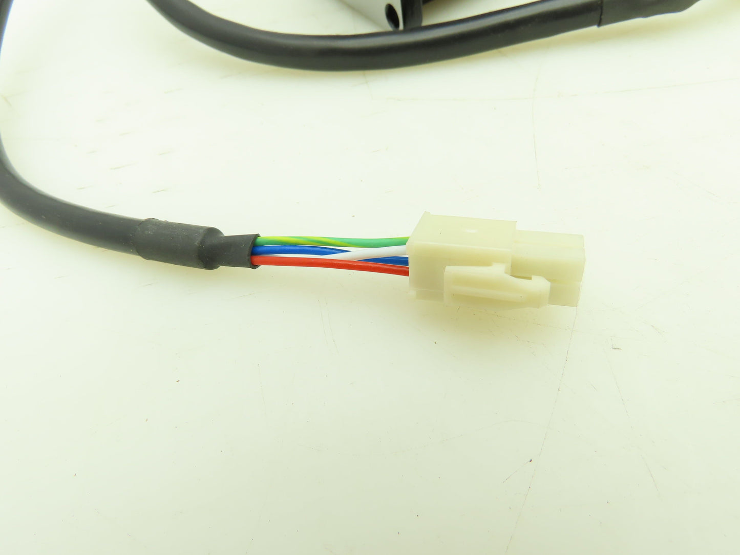 Yaskawa SGMP-01AWYR22 Motoman AC Servo Motor 200V 100W 3000 RPM SK6