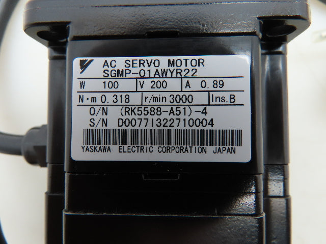 Yaskawa SGMP-01AWYR22 Motoman AC Servo Motor 200V 100W 3000 RPM SK6