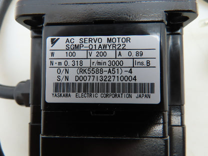 Yaskawa SGMP-01AWYR22 Motoman AC Servo Motor 200V 100W 3000 RPM SK6
