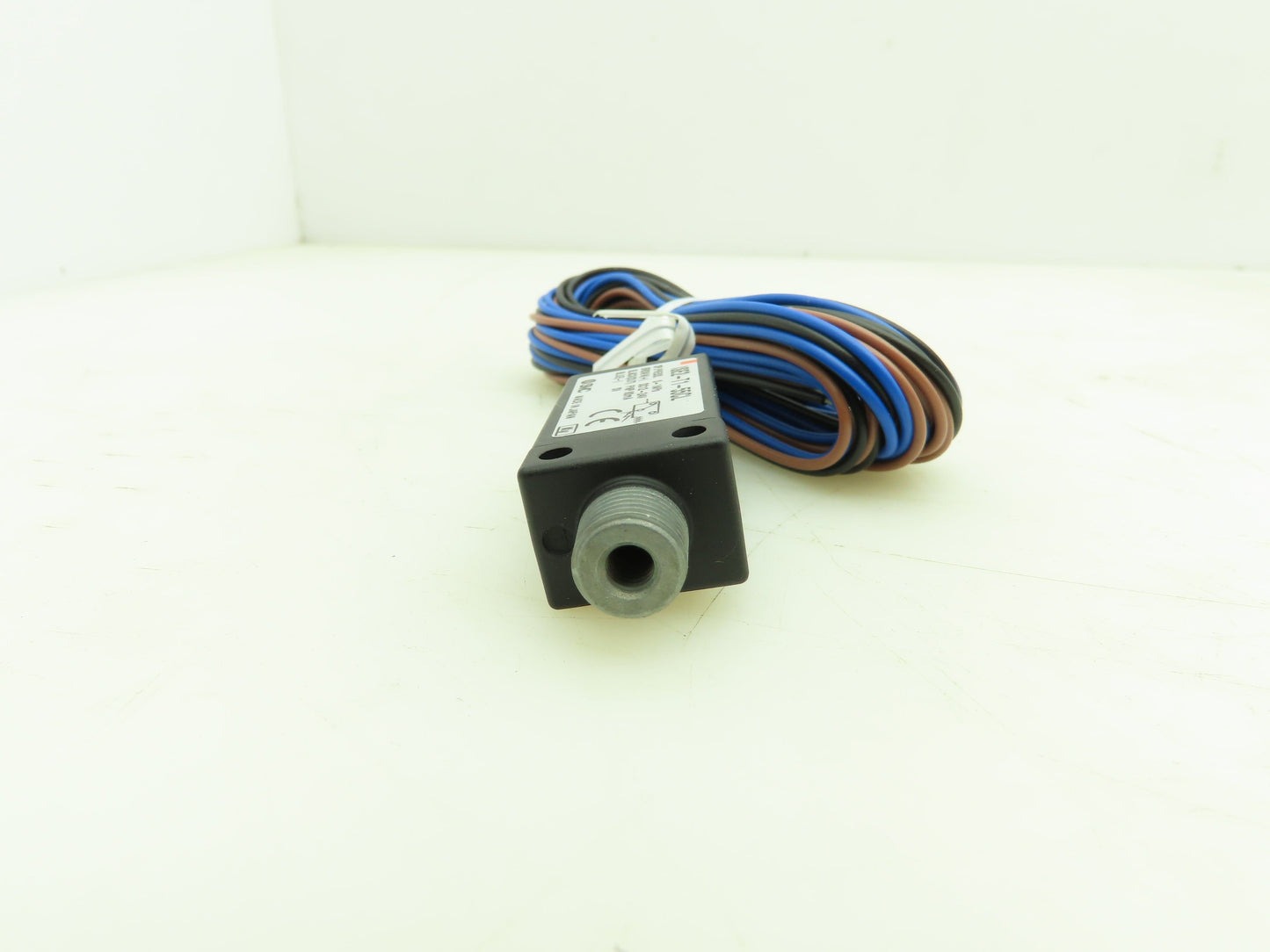 SMC ISE2-T1-55CL Pressure Switch Sensor Lot of 2
