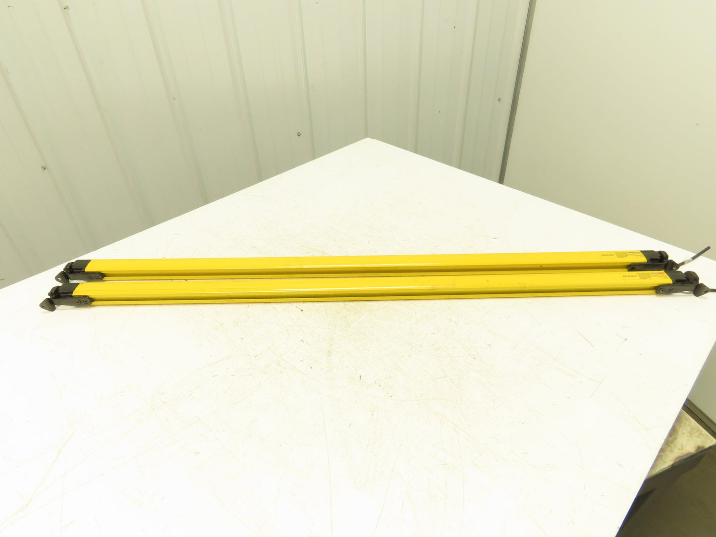 Keyence GL-R60H Safety Light Curtain Transmitter & Receiver Set 25mm 1180mm 15m