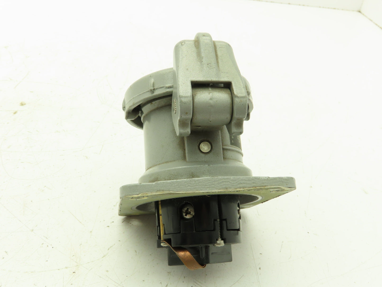 Hubbell HBL430RS2W Pin Sleeve Receptacle 30A 600VAC 3 Pole Broken Plastic