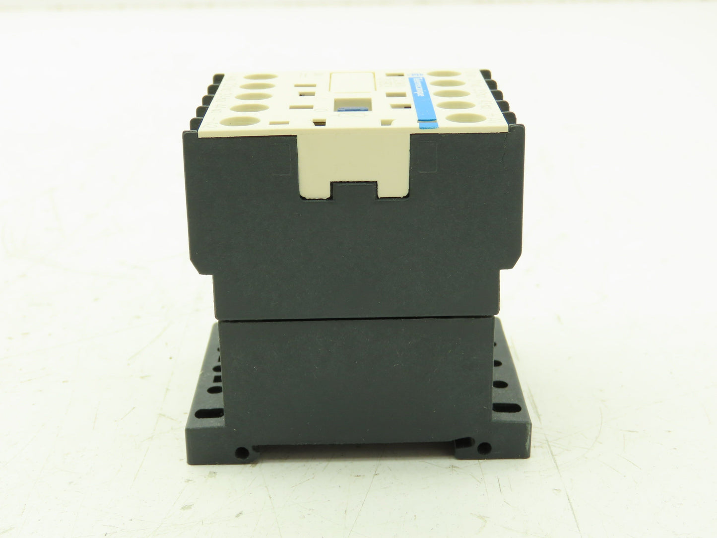 Schneider Electric Telemecanique CA3KN31BD3 Control Relay 24VDC 10A 4PH 3NO 1NC
