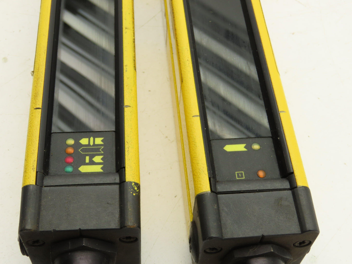 Allen Bradley T4D0900-N Guardmaster Light Curtain Receiver Transmitter 900mm Set