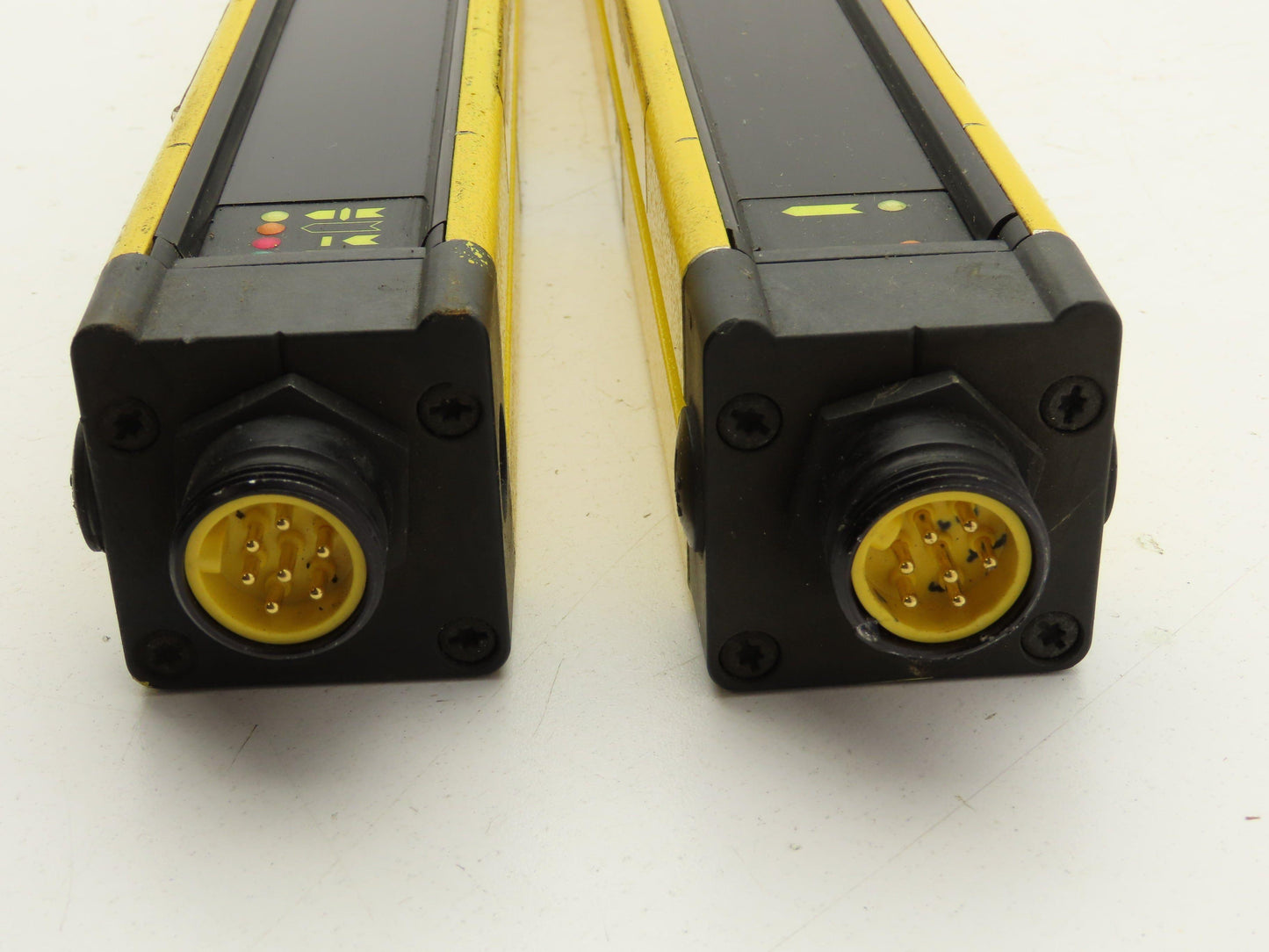 Allen Bradley T4D0900-N Guardmaster Light Curtain Receiver Transmitter 900mm Set