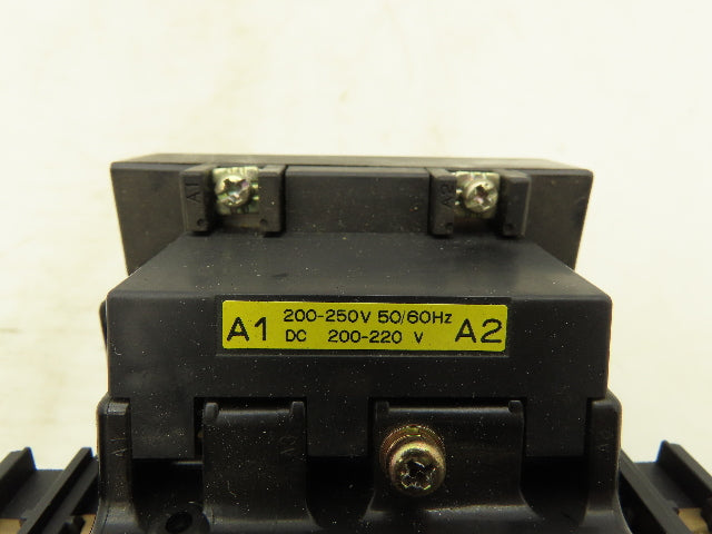 Fuji SC-2SN/SE (50) Magnetic Contactor 25A 3 Pole 600V 3PH 200-250V Coil